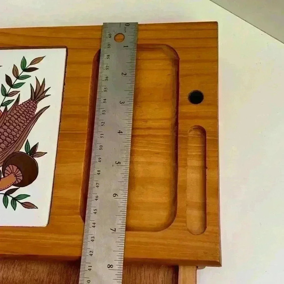 Vintage Goodwood Vegetable and Cheese board with tile insert - Picture 9 of 10